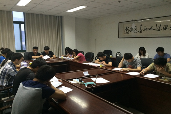 优秀奖文章评选现场（摄影：白明雷）