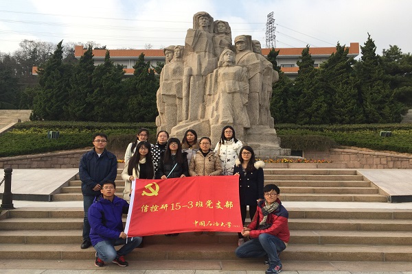 合影留念（摄影：刘行行）